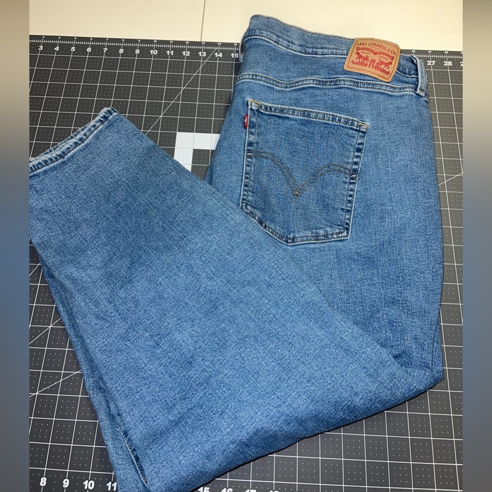 Levi Distressed Mom Jeans Sz 24